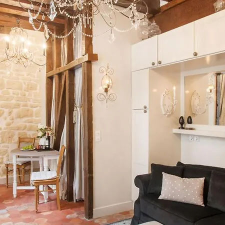 Le Diamant En Isle Apartment