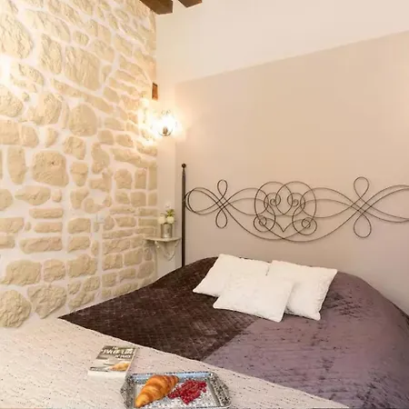 Le Diamant En Isle Apartment *