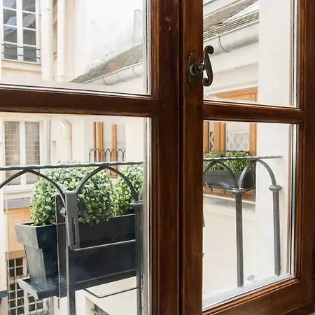 Le Diamant En Isle Apartment